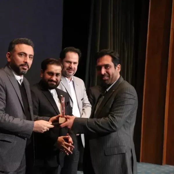 درخشش ملاردشیر در ششمین اجلاس سراسری مسئولیت پذیری اجتماعی و فرهنگ سازمانی کشور 40949494