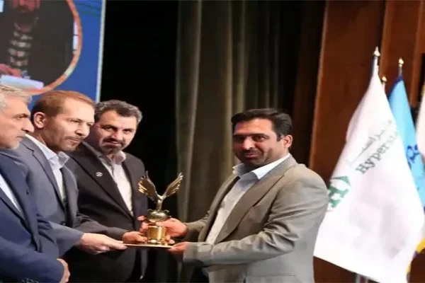 افتخار آفرینی مدیرعامل ملاردشیر در اجلاس سراسری چهره های نامی صنعت و اقتصاد کشور 04949494998