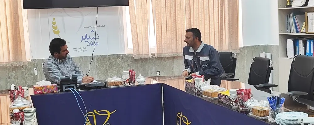 ملاقات کارکنان با مدیرعامل 98674564145210
