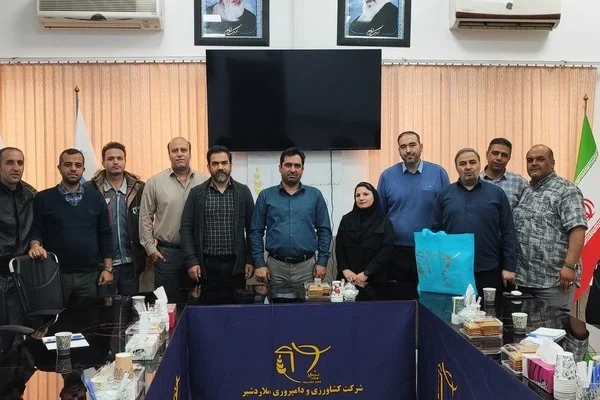 تقدیر مدیرعامل ملاردشیر از سرکار خانم جمالی 564561