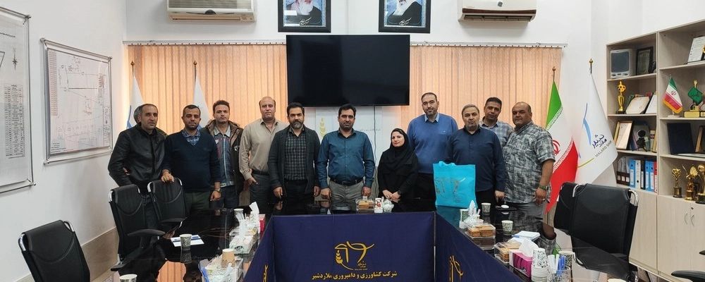 تقدیر مدیرعامل ملاردشیر از سرکار خانم جمالی 564561