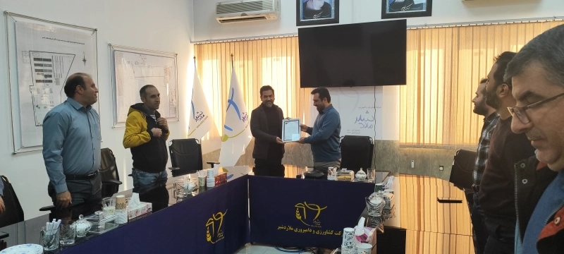 تقدیر و تشکر مدیرعامل ملاردشیر از مجموعه مالی شرکت 354561