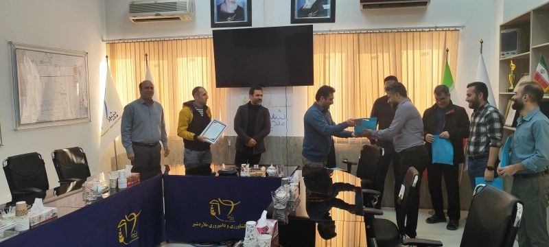 تقدیر و تشکر مدیرعامل ملاردشیر از مجموعه مالی شرکت 354561