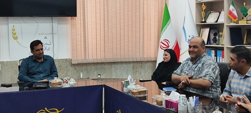 تقدیر مدیرعامل ملاردشیر از سرکار خانم جمالی 564561