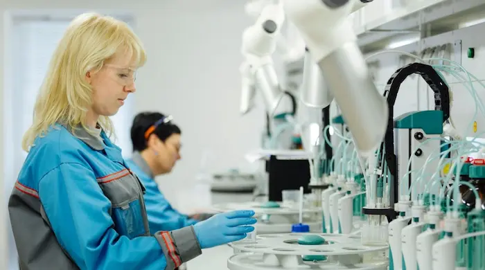 تحقیق در آزمایشگاه 6545645605