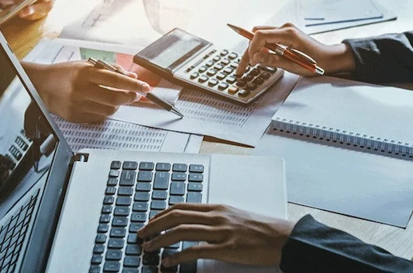 حساب و کتاب مدیر مالی شرکت 346541
